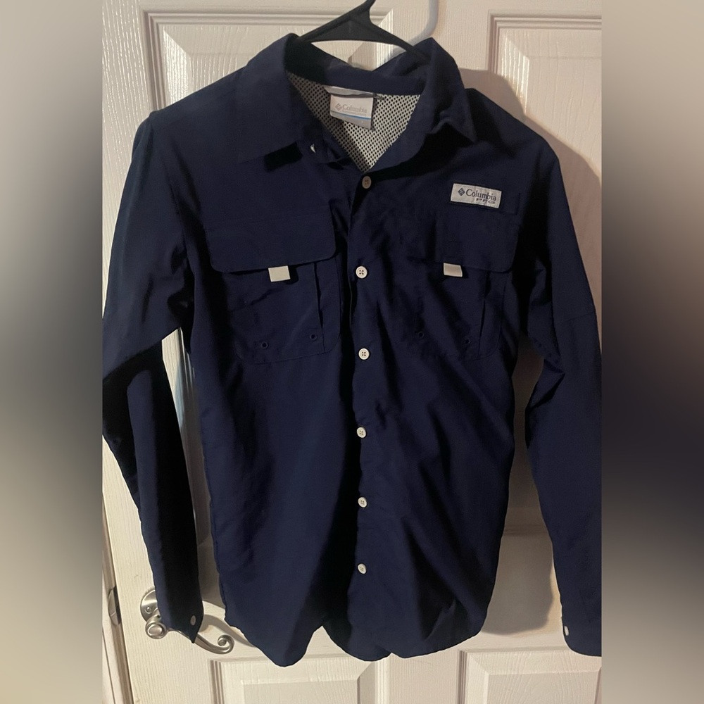 Columbia Boy’s Dark Blue Button Down Dress Shirt!‎ Size Large 14/16